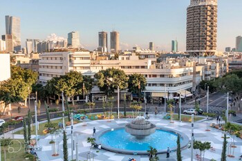 dizengoff square boutique