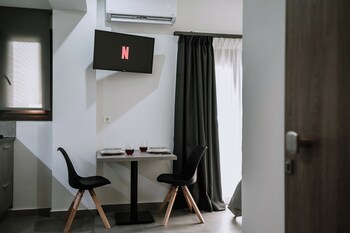 Crystal Studios,,3 star