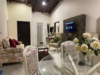 Luxsugero Penthouse Kaichidham,,2 star
