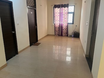 Cleo Elegance Rooms & Banquet,,2 star