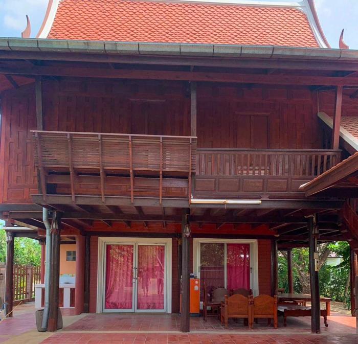 Suree Garden Resort & Karaoke,,3 star