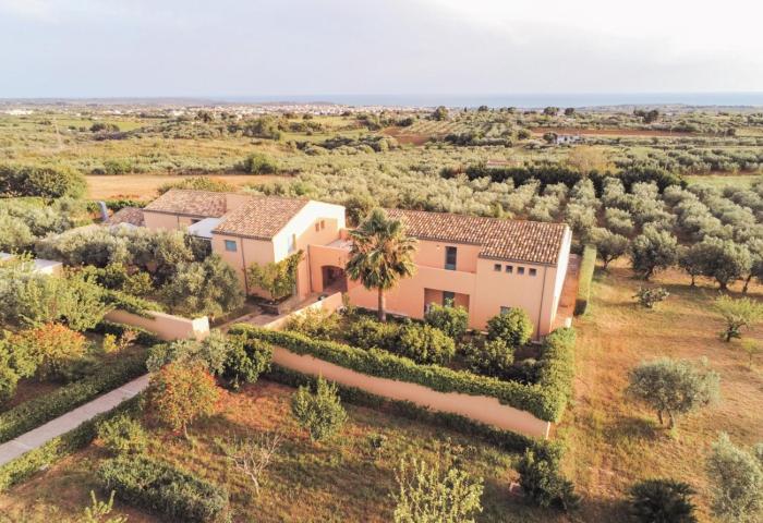 planeta country house and beach club