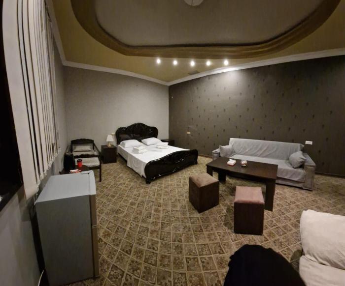 Star Zvartnots Yerevan Airport,,2 star
