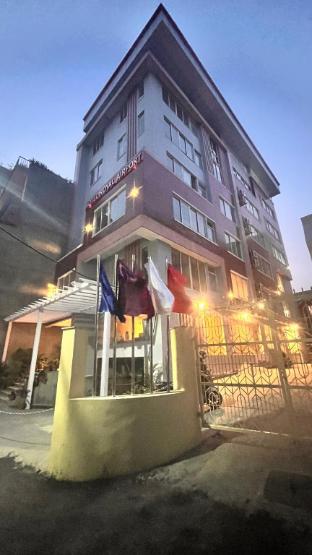 hotel royal airport