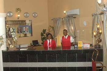 Dolly Hills Hotel,,3 star