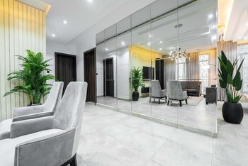 vic and j lounge and hotel
