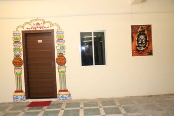 Shree Shyam Mahal,,2 star