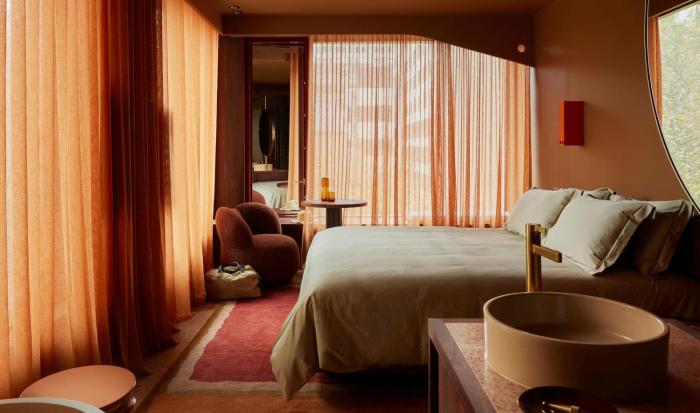Melbourne Place,,5 star