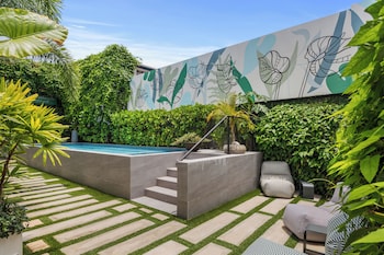 the weekender adults only