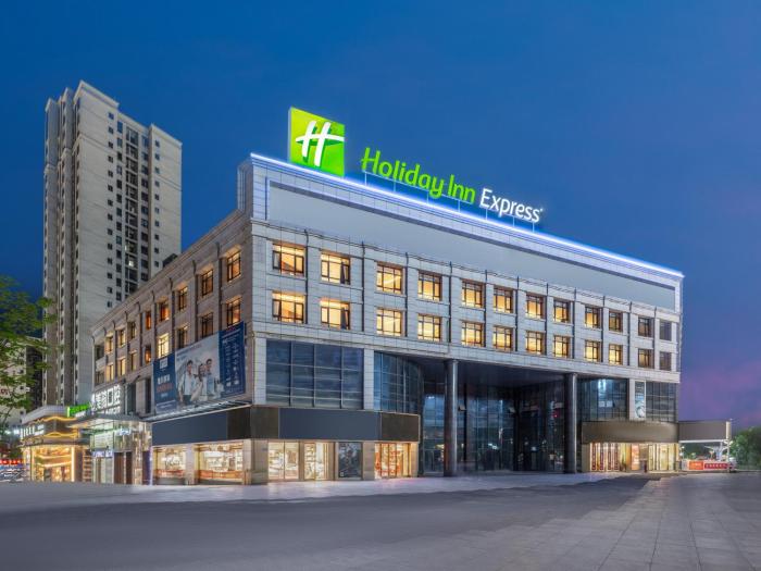 Holiday Inn Express Chongqing Tongliang By Ihg,,3 star