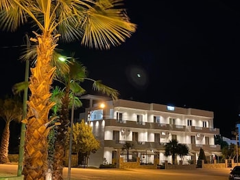 Resol Hotel,,2 star