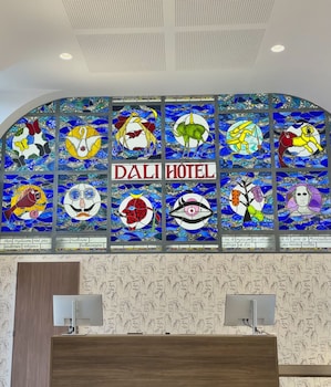 dali hotel montauban