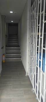 Aparta Hotel Los Nogales,,2 star