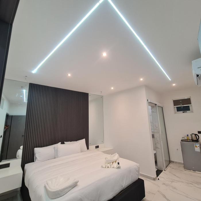 white garden hotel