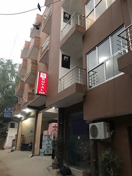 Hotel Royal Inn,,2 star