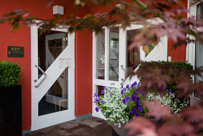 Centro Hotel U-No1, Trademark Collection By Wyndham,Grossbettlingen>>Esslingen,3 star