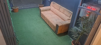 Hotel Tan Square Inn Lodge,,2 star