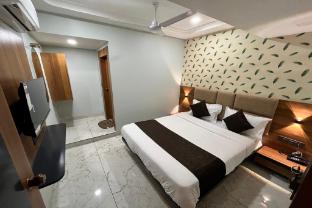 Hotel Moon Light Isanpur Ahmedabad,,3 star