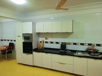 efua anoah hotel and apartment