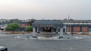 riverside hotel