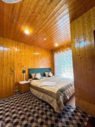 Munshi's Hotel And Restaurant Tangmarg,,2 star