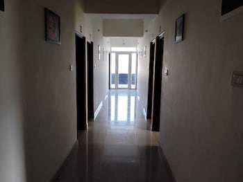 hotel parwatanchal restaurant and party