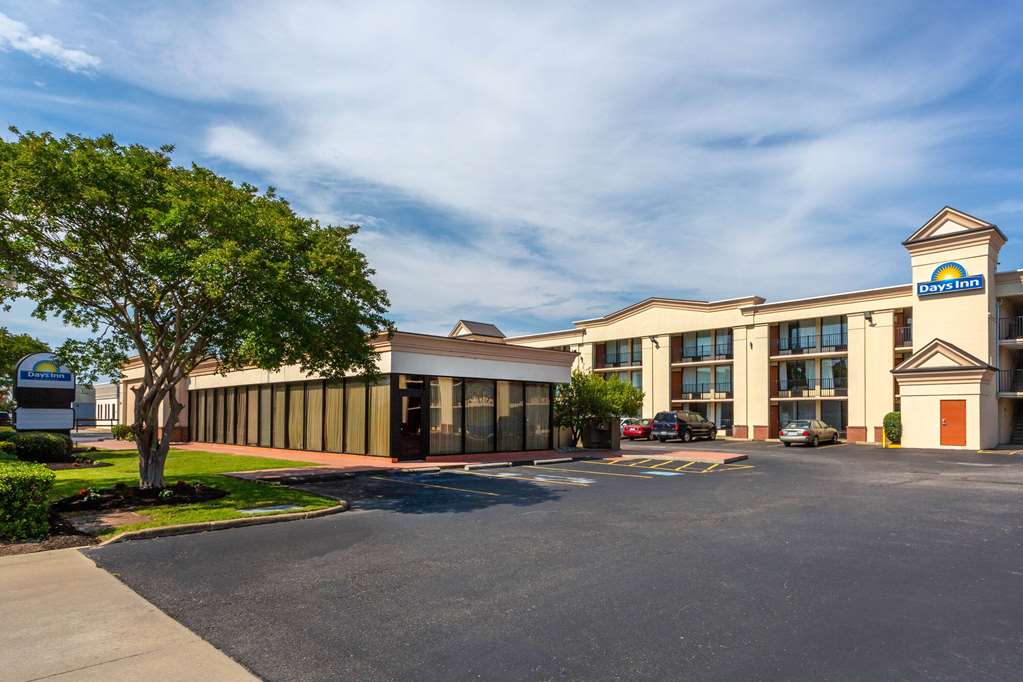 days inn by wyndham hampton near coliseum convention center