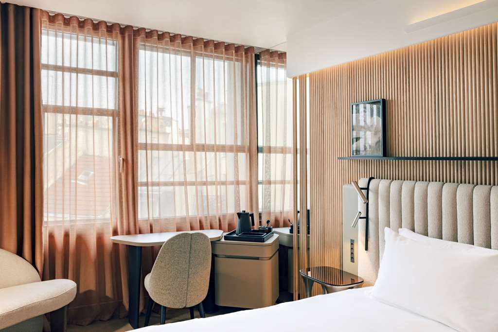 Hotel Dame Des Arts,Paris>>Luxembourg Gardens,4 star