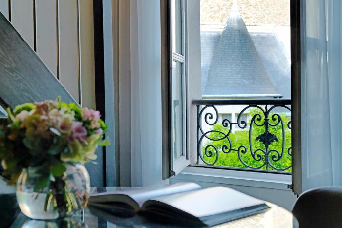 Renaissance Paris Nobel Tour Eiffel Hotel,Camp De Satory>>Paris,4 star