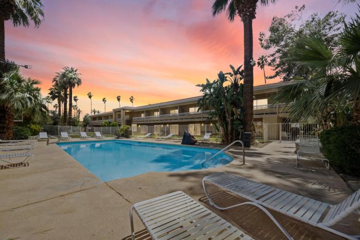 Sol Springs Inn,,2 star