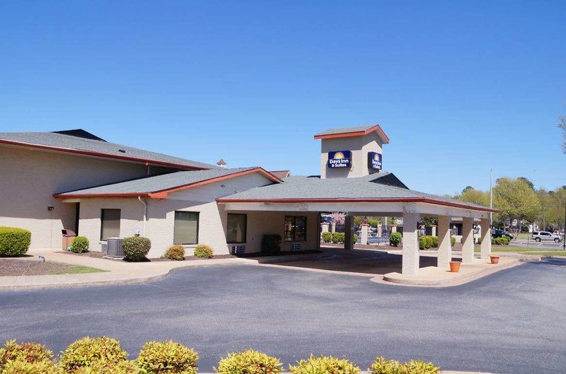 days inn and suites by wyndham williamsburg colonial