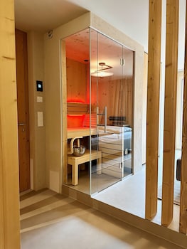 4 Monkeys Apartments,,1 star