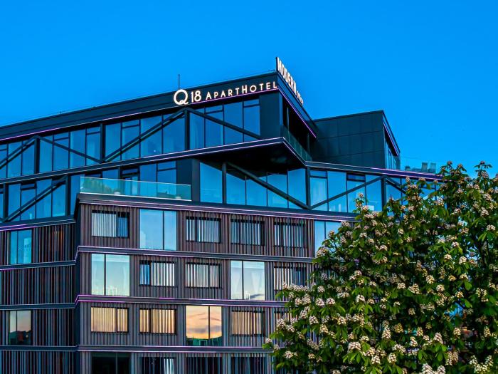 q18 aparthotel