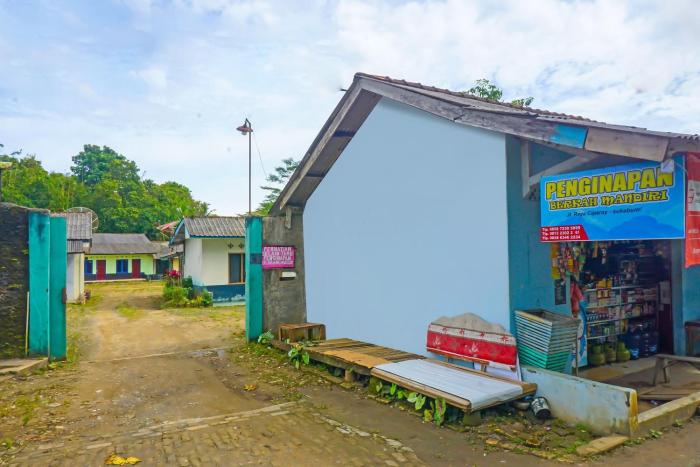 spot on 92212 penginapan berkah mandiri syariah