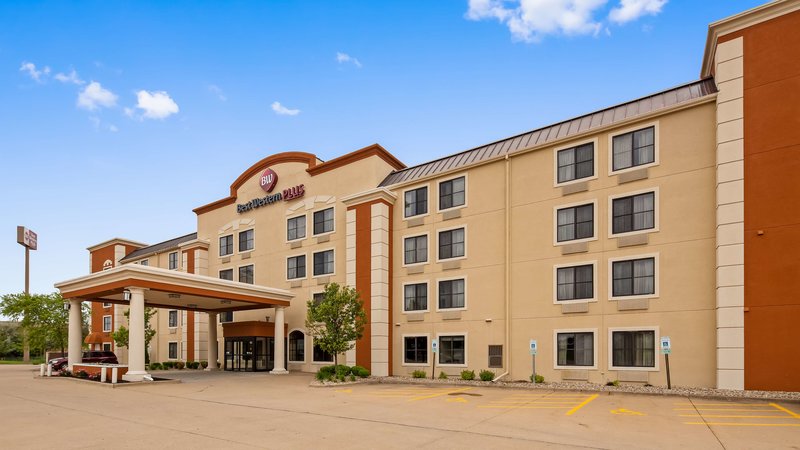 Best Western Plus Peoria,East Peoria>>Chillicothe,2.5 star