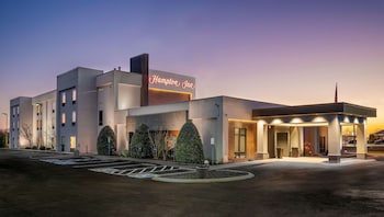 Hampton Inn By Hilton Springfield,Springfield>>Nashville,3 star