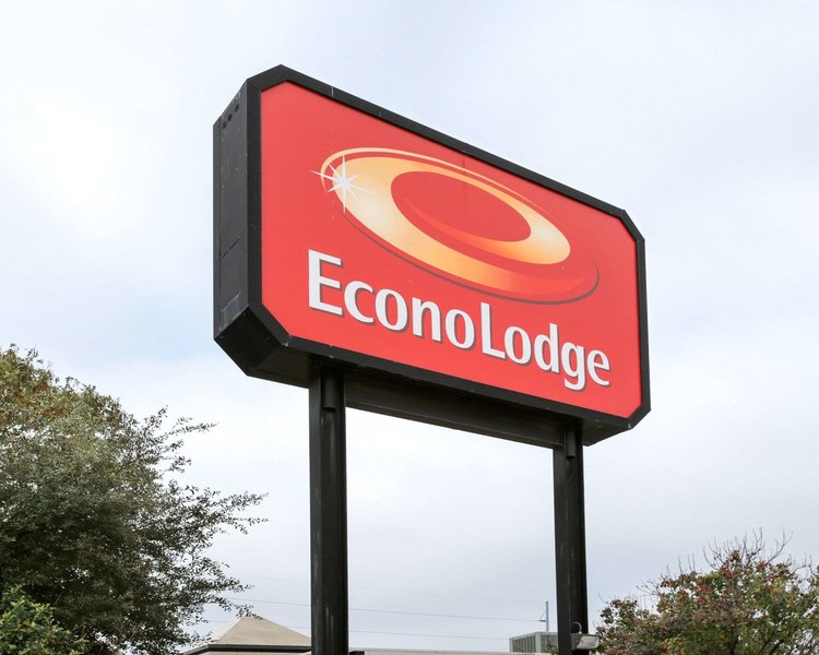 econo lodge near the domain the arboretum