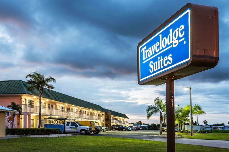 Travelodge Suites By Wyndham Lake Okeechobee,Lake Okeechobee>>Florida,2 star