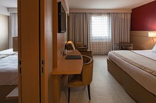 Best Western Plus Le Lavarin,Near Place De L'horloge,4 star