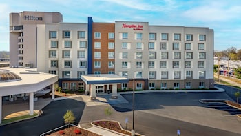 hampton inn by hilton st louis airport