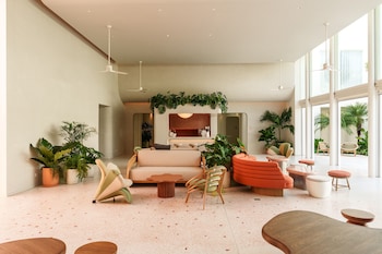 the standard pattaya na jomtien