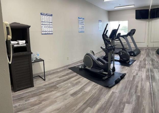 Surestay Plus Hotel By Best Western Topeka Northwest,Shawnee>>Downtown Topeka,3 star
