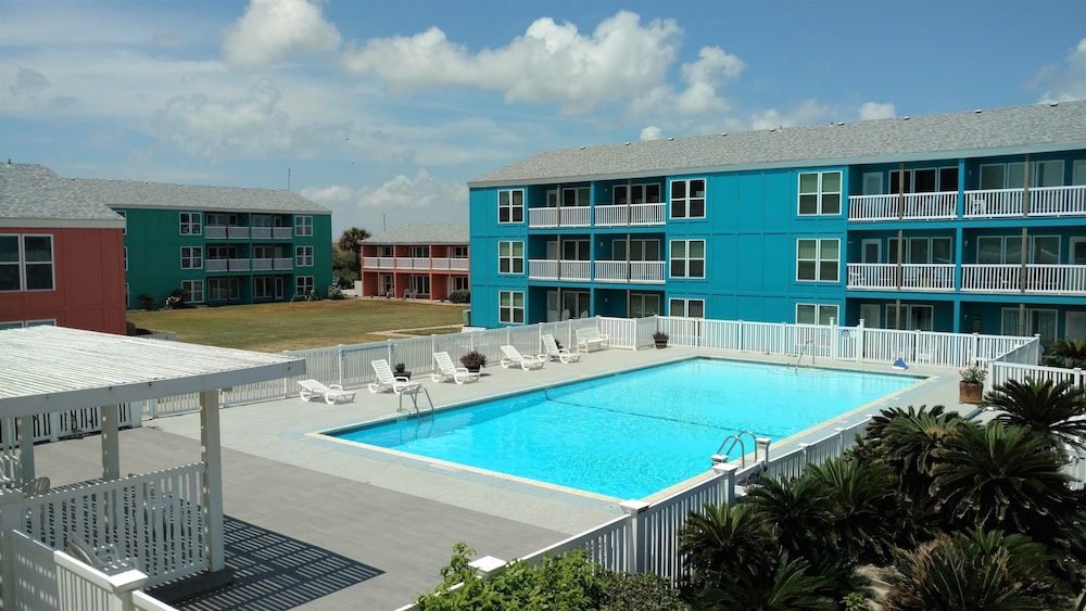 executive keys condominiums on the beach