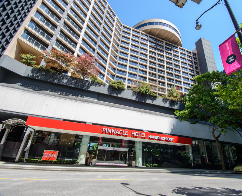 pinnacle hotel harbourfront