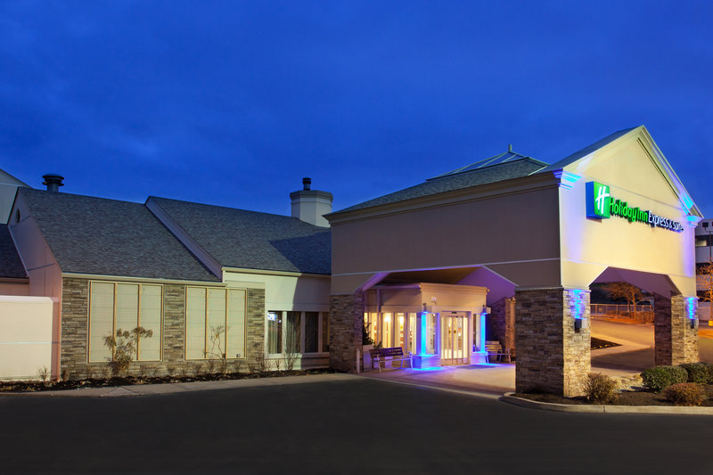 holiday inn express hotel and suites pittsburgh airport by ihg