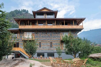 Wow Stayz2 The Shaurn Resort,,2 star