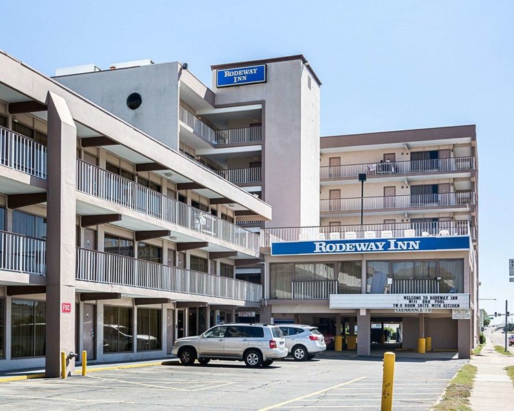 red roof plus and suites virginia beach seaside
