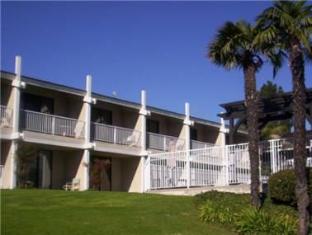 Lakehouse Resort,Lake San Marcos>>Escondido,4 star