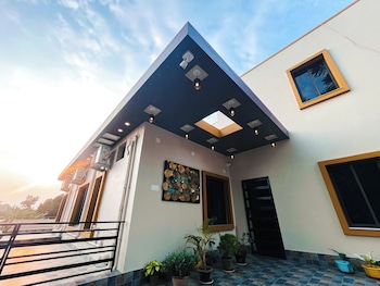 Kristi Guest House,,3 star