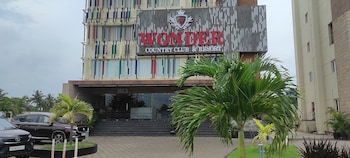 Hotel Wonder Inn,,3 star